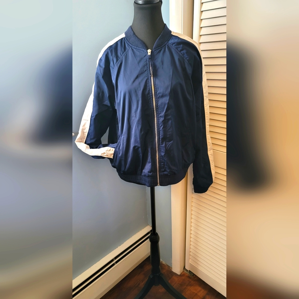 Gap spring jacket